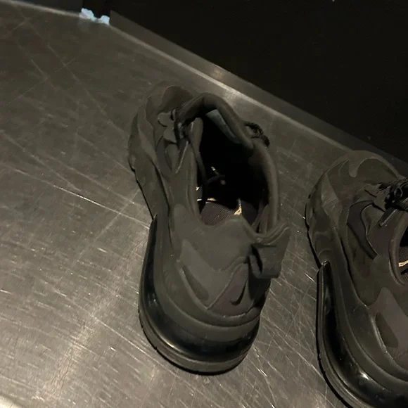 Nike Air Max 270 React - Picture 10 of 13